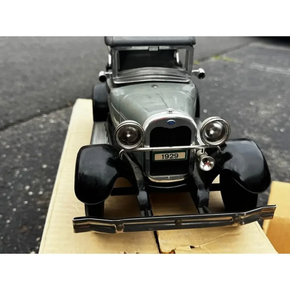 BEAM’S 1929 FORD PHAETON Porcelain Decanter Car